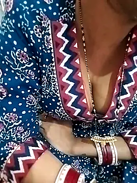 Snapshot of Dollybaby-sexy chatting on 12.15.25 Dollybaby-sexy online show from 12.15.25