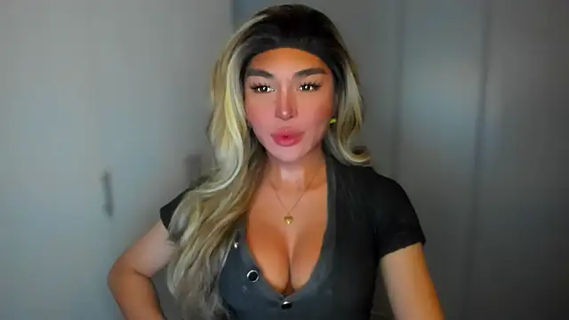 Snapshot of mxshemale_ladyboy chatting on 12.10.24 mxshemale ladyboy online show from 12.10.24