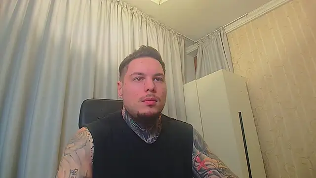 Snapshot of TroyStroud chatting on 12.16.25 TroyStroud online show from 12.16.25