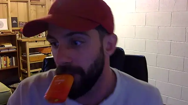 Snapshot of TenFifty1050 chatting on 12.15.25 TenFifty1050 online show from 12.15.25