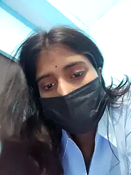 Snapshot of Aaradhya-Rani chatting on 12.16.25 Aaradhya-Rani online show from 12.16.25