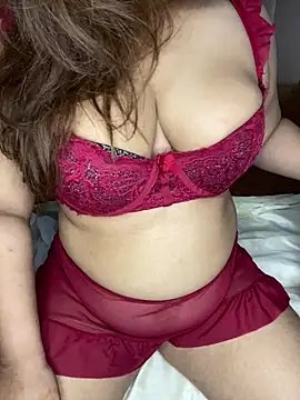 Snapshot of urbustymom chatting on 03.28.26 urbustymom online show from 03.28.26