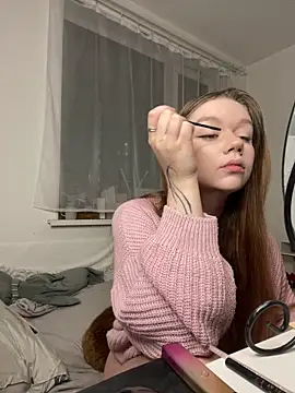 Snapshot of my_liss chatting on 12.17.25 my liss online show from 12.17.25