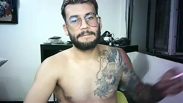 Snapshot of thedragonboyxxx chatting on 04.02.26 thedragonboyxxx online show from 04.02.26