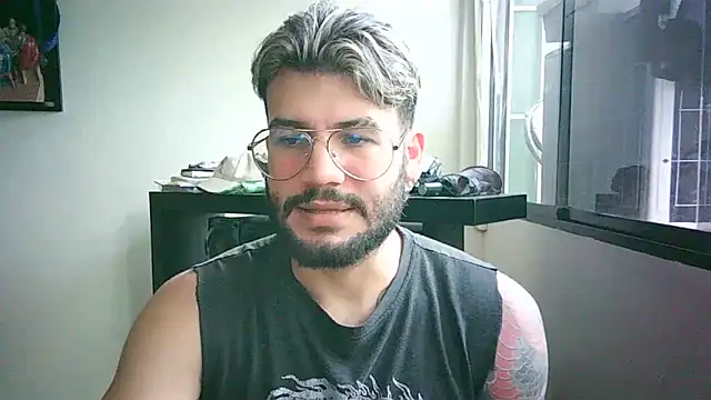 Snapshot of thedragonboyxxx chatting on 04.07.26 thedragonboyxxx online show from 04.07.26