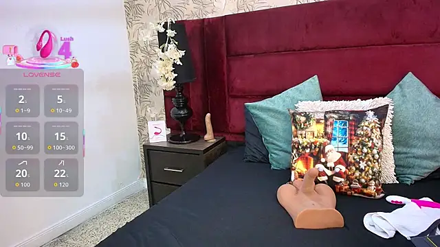 Snapshot of andromada_stone chatting on 12.17.25 andromada stone online show from 12.17.25