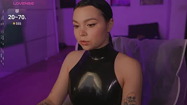 Snapshot of Dominatrix_Alice chatting on 03.27.26 Dominatrix Alice online show from 03.27.26