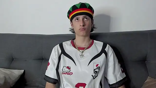 Snapshot of cirosky_elchicopolla chatting on 12.18.25 cirosky elchicopolla online show from 12.18.25