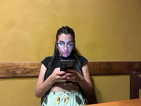 Snapshot of femdomriley chatting on 12.16.25 femdomriley online show from 12.16.25