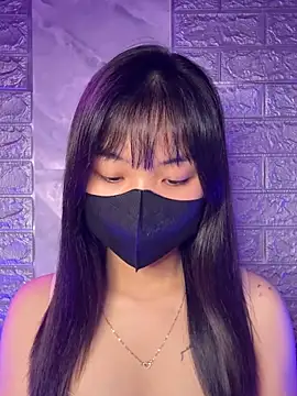 Snapshot of ___KARA___ chatting on 12.16.25 KARA online show from 12.16.25