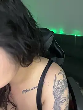 Snapshot of Amyy_1 chatting on 06.18.26 Amyy 1 online show from 06.18.26