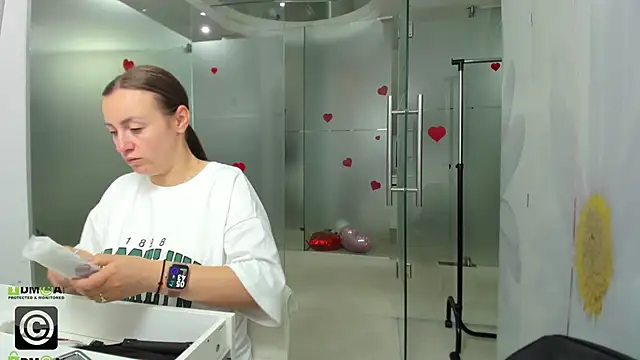 Snapshot of missdominna chatting on 06.02.26 missdominna online show from 06.02.26
