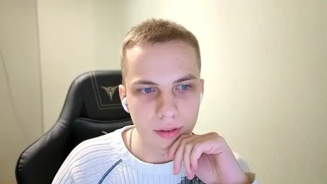 Snapshot of Markooaa chatting on 03.25.26 Markooaa online show from 03.25.26