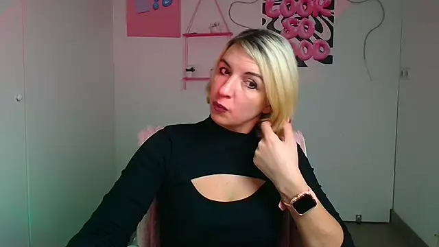 Lana Foxyy online show from 12.21.25