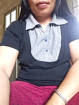 Snapshot of Maikha08 chatting on 06.06.26 Maikha08 online show from 06.06.26