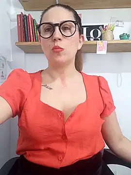 SofiEsteves online show from 05.02.26