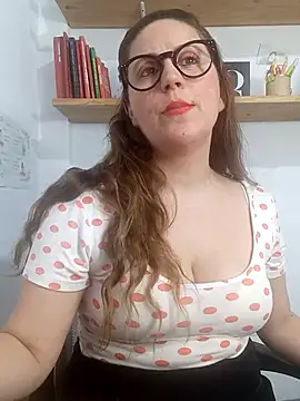 SofiEsteves online show from 05.06.26