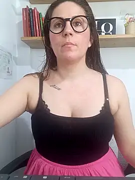 SofiEsteves online show from 05.07.26