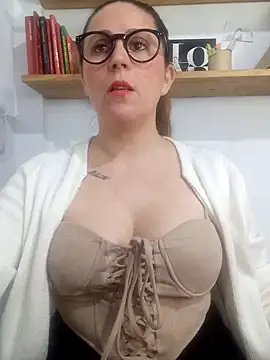 SofiEsteves online show from 05.11.26