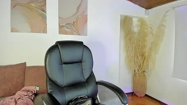 Amelie Wine online show from 01.14.26