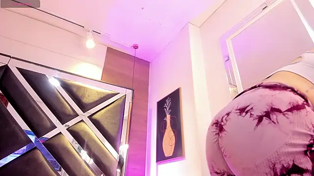 PamelaRed  online show from 03.17.26