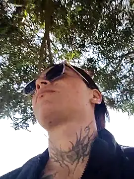 Snapshot of mara_adiction chatting on 12.18.25 mara adiction online show from 12.18.25