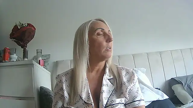 theblondecocklover online show from 06.17.26