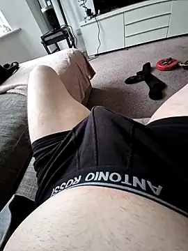 Snapshot of hereshappyguy67 chatting on 12.17.25 hereshappyguy67 online show from 12.17.25