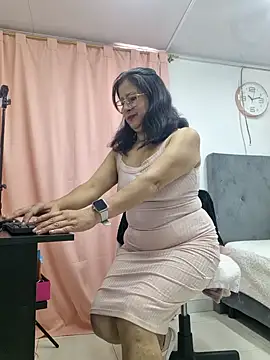 christy ant online show from 06.16.26
