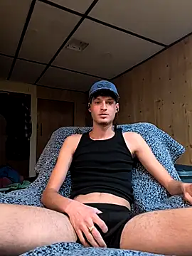 Snapshot of B8RHUNG chatting on 03.15.26 B8RHUNG online show from 03.15.26