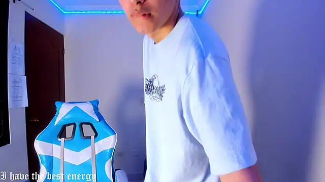 Snapshot of harry_jonshon69 chatting on 02.04.26 harry jonshon69 online show from 02.04.26