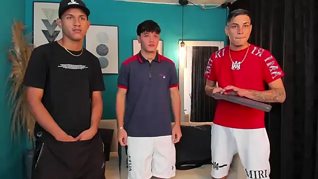 Snapshot of Oficial_KingOfHeavens chatting on 01.15.26 Oficial KingOfHeavens online show from 01.15.26