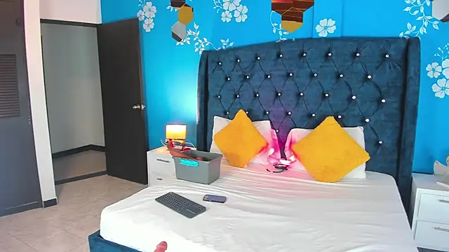 Snapshot of Issa_Clark01 chatting on 02.13.26 Issa Clark01 online show from 02.13.26