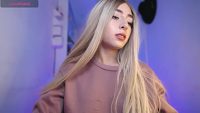 Snapshot of channel_blondee chatting on 02.06.26 channel blondee online show from 02.06.26