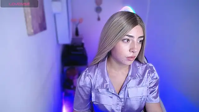 Snapshot of channel_blondee chatting on 03.11.26 channel blondee online show from 03.11.26