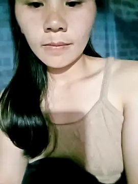 Snapshot of Uzi-na chatting on 12.17.25 Uzi-na online show from 12.17.25