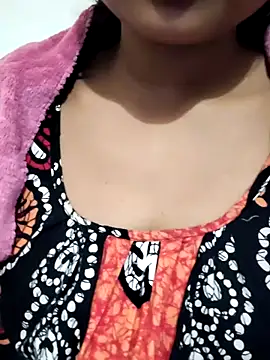 Snapshot of sweety-sexy2 chatting on 12.17.25 sweety-sexy2 online show from 12.17.25