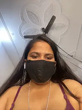 Snapshot of missmisha01 chatting on 12.18.25 missmisha01 online show from 12.18.25