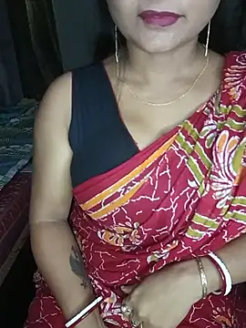 Snapshot of MAHI066 chatting on 06.18.26 MAHI066 online show from 06.18.26