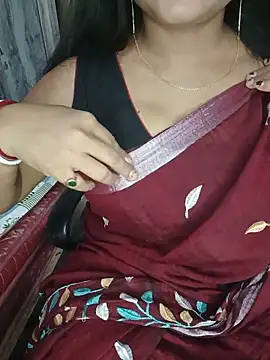Snapshot of MAHI066 chatting on 06.19.26 MAHI066 online show from 06.19.26