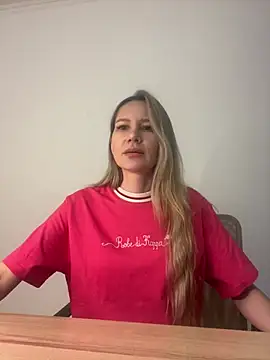 Snapshot of 1Moonlight1 chatting on 01.12.26 1Moonlight1 online show from 01.12.26