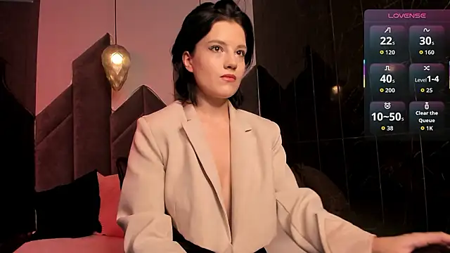 RowenMoon online show from 02.25.26