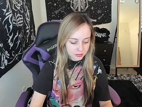 luna lovelyyy online show from 12.17.25