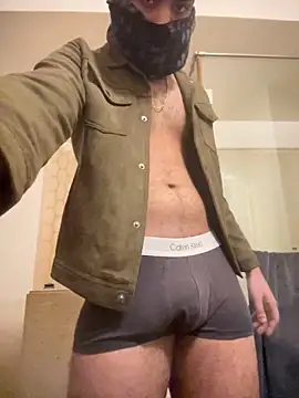 Snapshot of biggentlebullindia chatting on 12.21.25 biggentlebullindia online show from 12.21.25