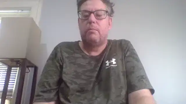 Snapshot of Notalwaysup chatting on 12.18.25 Notalwaysup online show from 12.18.25