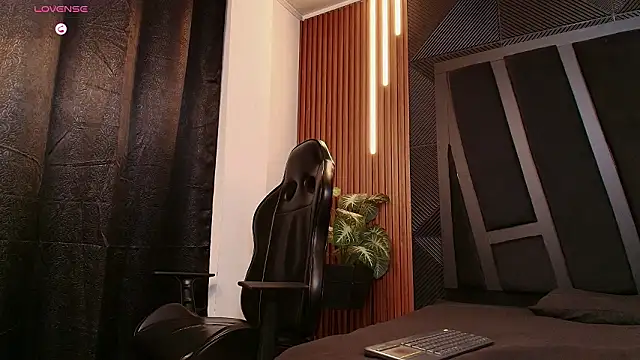 Noah Clarkk online show from 02.14.26