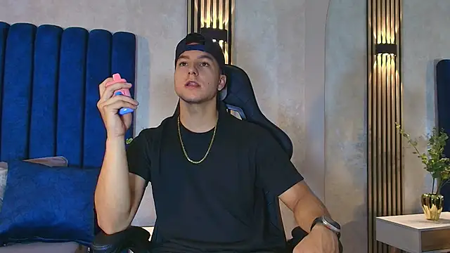 Noah Clarkk online show from 06.03.26