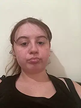 Snapshot of pomelito2 chatting on 12.18.25 pomelito2 online show from 12.18.25