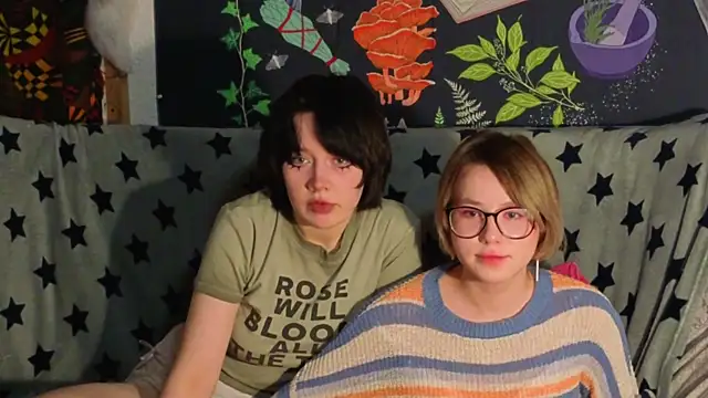 Snapshot of Ntmuforever chatting on 12.18.25 Ntmuforever online show from 12.18.25