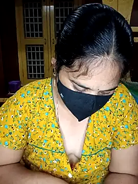 Snapshot of maduri__ chatting on 02.22.26 maduri online show from 02.22.26